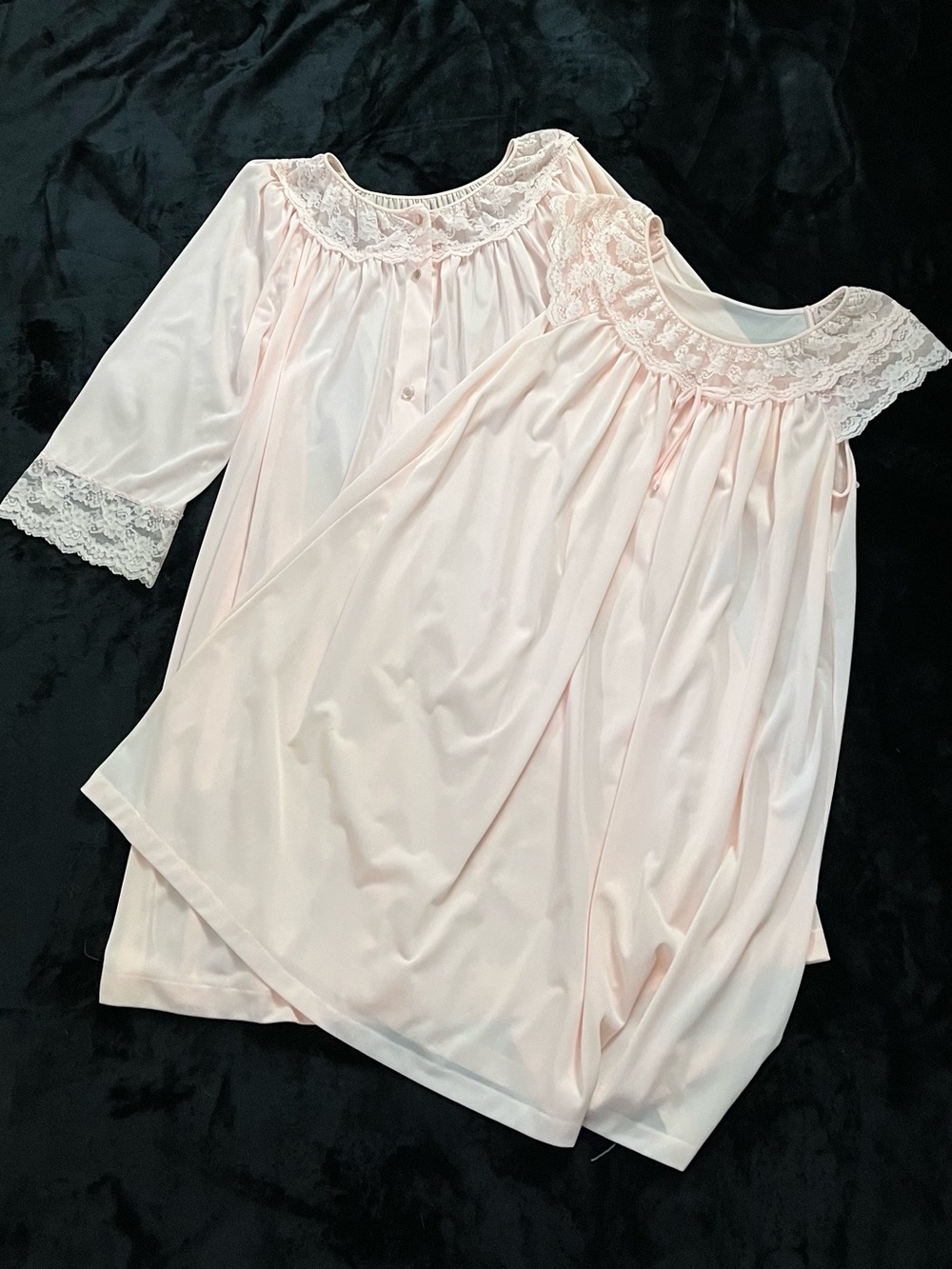 Vintage 1960s Gilead Peachy-Pink Nylon Nightgown & Matching Robe Set - Sz M